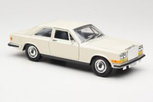 Rolls-Royce Camargue Vit Bburago 1:22 3001-M1 Metall — bild 6 av 8