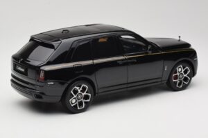 Rolls-Royce Cullinan Svart Med Gold Coachline & Shadow Wheels OEM 1:18 028-15A Metall — bild 3 av 8