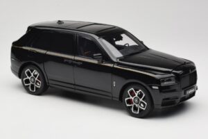 Rolls-Royce Cullinan Svart Med Gold Coachline & Shadow Wheels OEM 1:18 028-15A Metall — bild 6 av 8