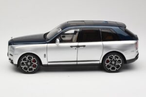 Rolls-Royce Cullinan Blå & Silver Tvåfärgad OEM 1:18 028-16B Metall — bild 4 av 8