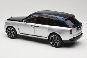 Rolls-Royce Cullinan Blå & Silver Tvåfärgad OEM 1:18 028-16B Metall — bild 7 av 8