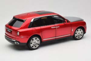 Rolls-Royce Cullinan Röd Med Shadow Wheels OEM 1:18 028-18A Metall — bild 3 av 8