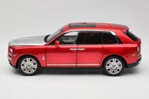 Rolls-Royce Cullinan Röd Med Shadow Wheels OEM 1:18 028-18A Metall — bild 4 av 8