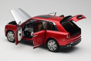 Rolls-Royce Cullinan Röd Med Shadow Wheels OEM 1:18 028-18A Metall — bild 5 av 8