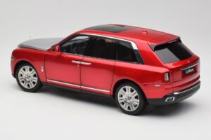 Rolls-Royce Cullinan Röd Med Shadow Wheels OEM 1:18 028-18A Metall — bild 7 av 8