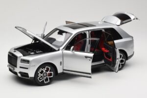 Rolls-Royce Cullinan Silver Med Shadow Wheels OEM 1:18 028-16A Metall — bild 2 av 8