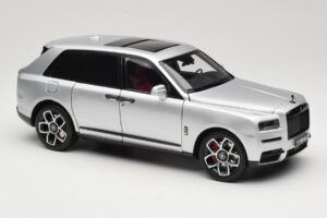 Rolls-Royce Cullinan Silver Med Shadow Wheels OEM 1:18 028-16A Metall — bild 6 av 8