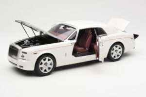 Rolls-Royce Phantom Coupe English Vit Silver Kyosho 1:18 08861EW Metall — bild 2 av 8