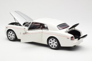 Rolls-Royce Phantom Coupe English Vit Silver Kyosho 1:18 08861EW Metall — bild 5 av 8