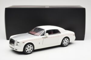 Rolls-Royce Phantom Coupe English Vit Silver Kyosho 1:18 08861EW Metall — bild 8 av 8