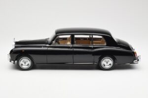 Rolls-Royce Phantom VI EWB Svart Kyosho 1:18 08905BK Metall — bild 4 av 8