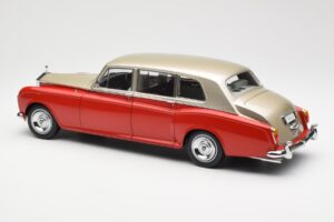 Rolls-Royce Phantom VI Röd Ljusbeige Kyosho 1:18 08905RLB Metall — bild 7 av 8