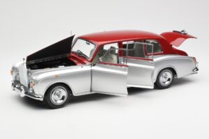 Rolls-Royce Phantom VI Silver Röd Kyosho 1:18 08905SR Metall — bild 2 av 8