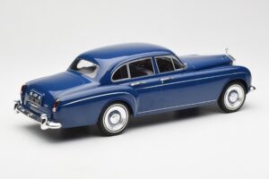 Rolls-Royce Silver Cloud III Flying Spur Mulliner RHD Mörkblå MCG 1:18 MCG18124 Metall — bild 2 av 6