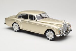 Rolls-Royce Silver Cloud III Flying Spur H.J. Mulliner Guld MCG 1:18 MCG18058 Metall — bild 4 av 6