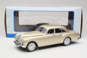 Rolls-Royce Silver Cloud III Flying Spur H.J. Mulliner Guld MCG 1:18 MCG18058 Metall — bild 6 av 6