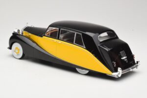 Rolls-Royce Silver Wraith Empress by Hooper Svart & Gul MCG 1:18 MCG18066 Metall — bild 5 av 6