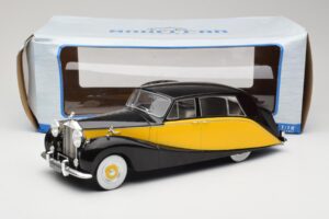 Rolls-Royce Silver Wraith Empress by Hooper Svart & Gul MCG 1:18 MCG18066 Metall — bild 6 av 6