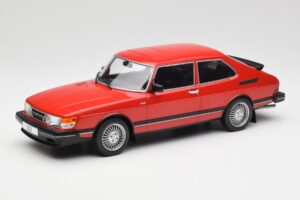 Saab 900 GL Röd MCG 1:18 MCG18340 Metall