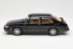 Saab 900 Turbo Svart MCG 1:18 MCG18338 Metall — bild 3 av 6