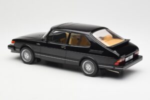 Saab 900 Turbo Svart MCG 1:18 MCG18338 Metall — bild 5 av 6