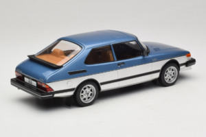 Saab 900 Turbo Blue Metallic MCG 1:18 MCG18261MCW Metall — bild 2 av 6