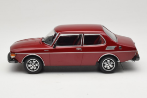 Saab 99 EMS Metallic Röd MCG 1:18 MCG18441 Metall — bild 3 av 6
