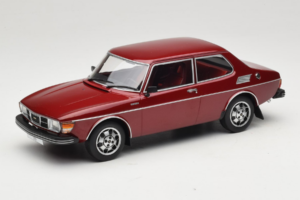 Saab 99 EMS Metallic Röd MCG 1:18 MCG18441 Metall
