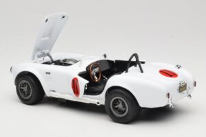 Shelby Cobra 427 S/C Vit Auto World 1:18 AWSS104 Metall — bild 5 av 8