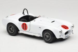 Shelby Cobra 427 S/C Vit Auto World 1:18 AWSS104 Metall — bild 6 av 8