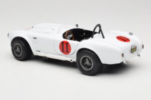 Shelby Cobra 427 S/C Vit Auto World 1:18 AWSS104 Metall — bild 7 av 8