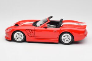 Shelby Series 1 Cabriolet Röd Bburago 1:18 3353 Metall — bild 4 av 8