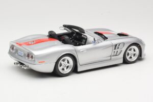 Shelby Series 1 Silver Bburago 1:18 3323 Metall — bild 3 av 8
