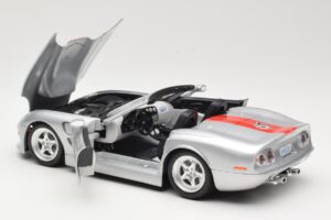 Shelby Series 1 Silver Bburago 1:18 3323 Metall — bild 5 av 8