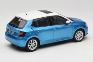 Skoda Fabia Mk3 Blå OEM 1:18 ZSF000004BLA Metall — bild 3 av 8