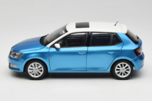 Skoda Fabia Mk3 Blå OEM 1:18 ZSF000004BLA Metall — bild 4 av 8