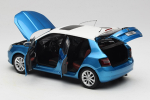 Skoda Fabia Mk3 Blå OEM 1:18 ZSF000004BLA Metall — bild 5 av 8