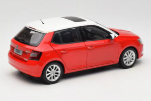 Skoda Fabia Mk3 Röd OEM 1:18 ZSF00004ROT Metall — bild 3 av 8