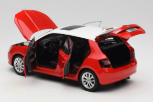 Skoda Fabia Mk3 Röd OEM 1:18 ZSF00004ROT Metall — bild 5 av 8