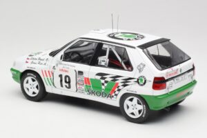 Skoda Felicia Kit Car #19 P. Sibera / P. Gross Tour de Corse 1995 IXO 1:18 18RMC149B Metall — bild 5 av 6