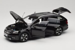 Skoda Octavia Mk4 Combi Brun Paudi Model 1:18 ZMR000005BRA Metall — bild 2 av 8