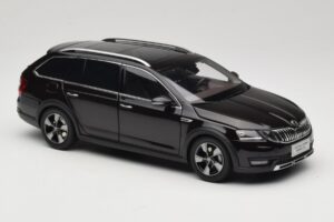 Skoda Octavia Mk4 Combi Brun Paudi Model 1:18 ZMR000005BRA Metall — bild 6 av 8