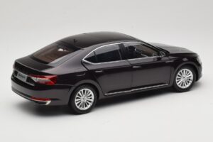 Skoda Superb Mk3 Svart Paudi Model 1:18 ZSS000006BLA Metall — bild 3 av 8