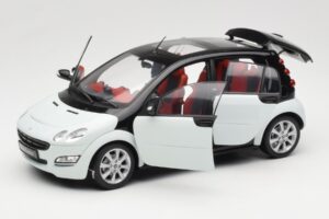 Smart Forfour Vit Kyosho 1:18 0019141V001C01Q00 Metall — bild 2 av 8