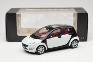 Smart Forfour Vit Kyosho 1:18 0019141V001C01Q00 Metall — bild 8 av 8