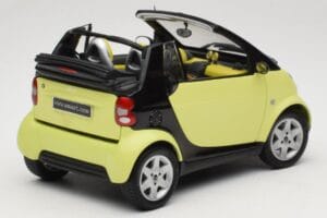 Smart Fortwo 450 Cabrio Gul Minichamps 1:18 0012889V001C49Q00 Metall — bild 3 av 8