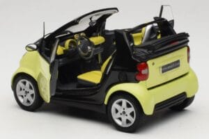 Smart Fortwo 450 Cabrio Gul Minichamps 1:18 0012889V001C49Q00 Metall — bild 5 av 8