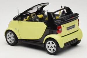 Smart Fortwo 450 Cabrio Gul Minichamps 1:18 0012889V001C49Q00 Metall — bild 7 av 8