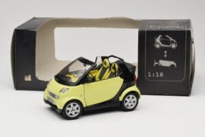 Smart Fortwo 450 Cabrio Gul Minichamps 1:18 0012889V001C49Q00 Metall — bild 8 av 8