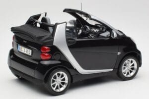 Smart Fortwo Cabriolet W451 Svart & Silver Minichamps 1:18 Q0022566V001C18Q00 Metall — bild 3 av 8